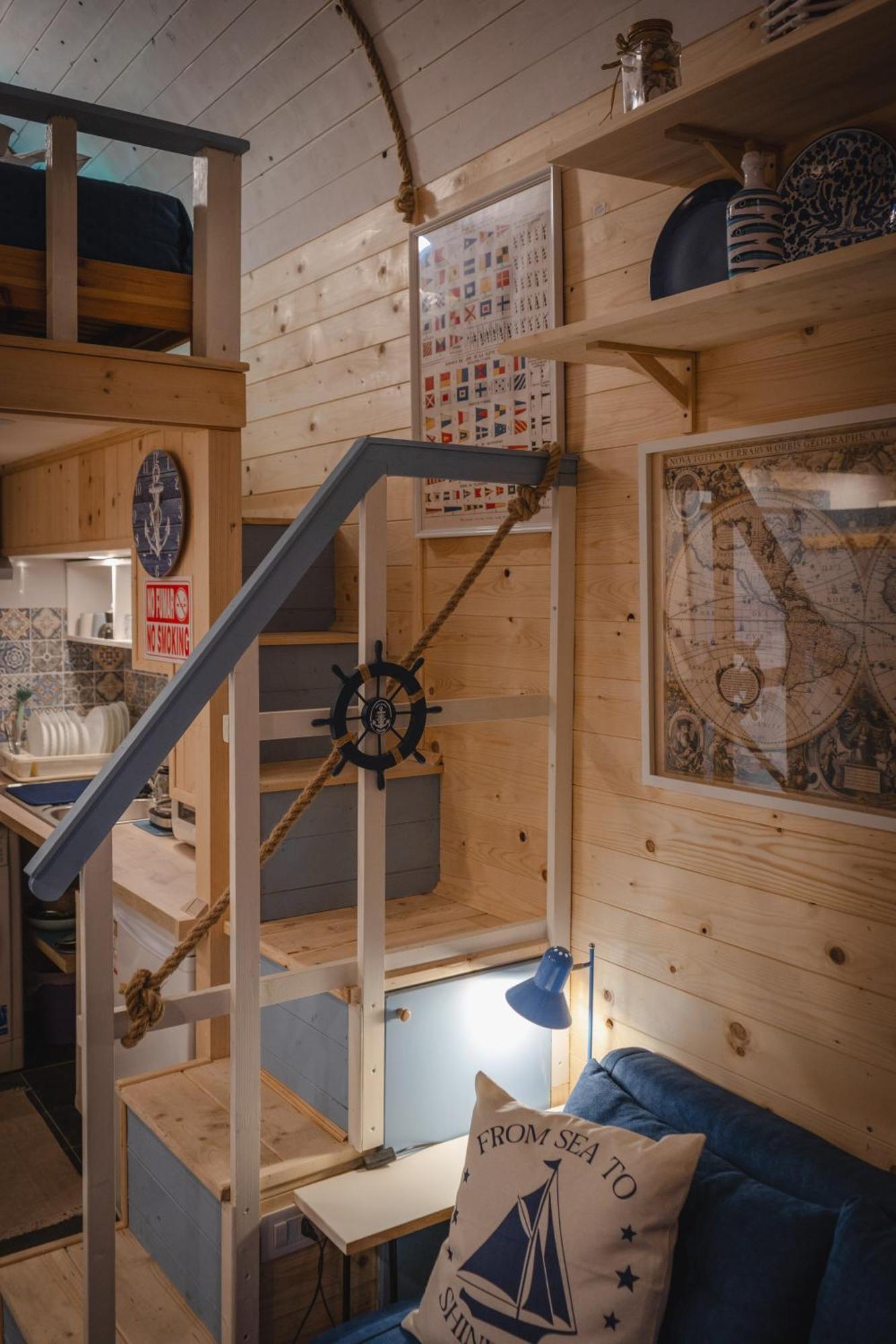 Apartment Tiny House - Boat