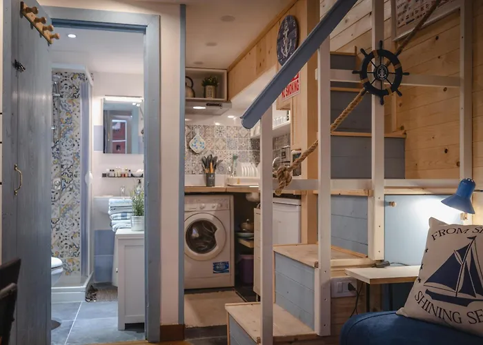 Tiny House - Love Boat