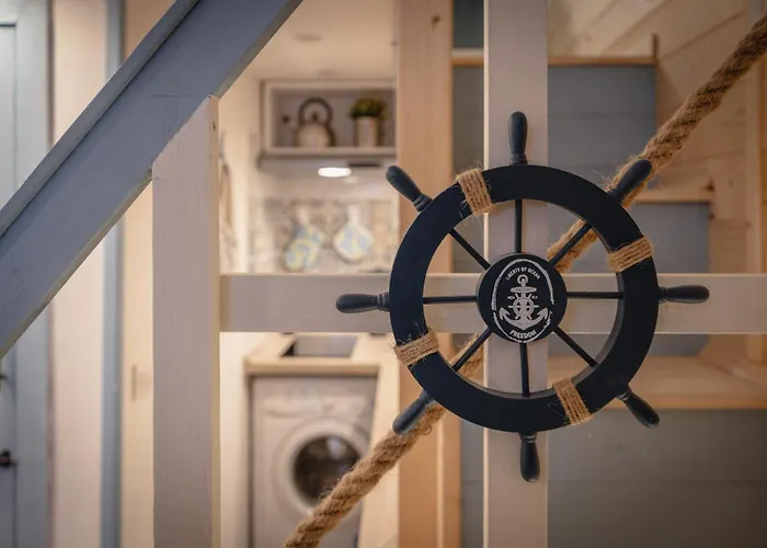 Tiny House - Love Boat