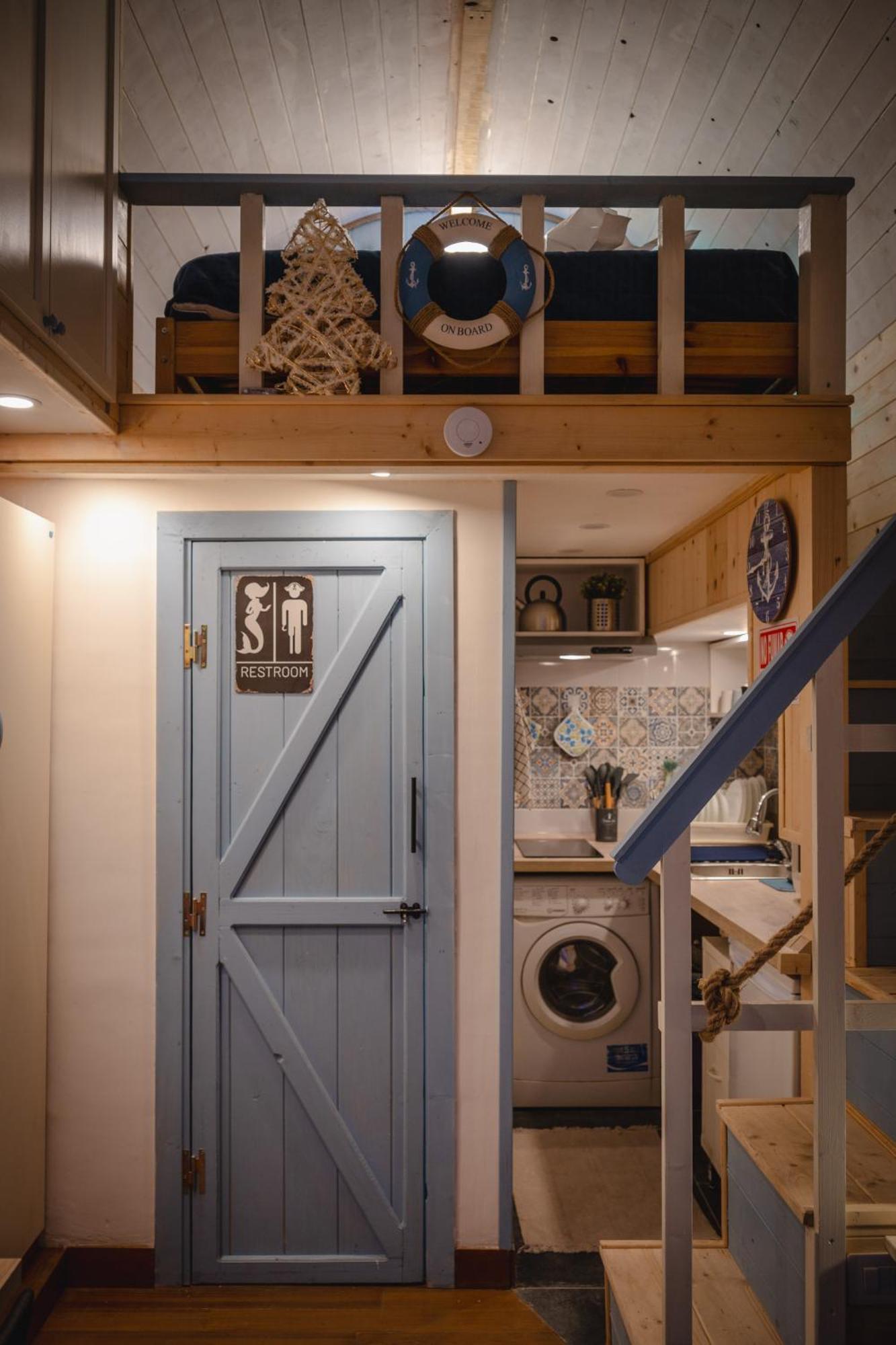 Tiny House - Boat Apartment