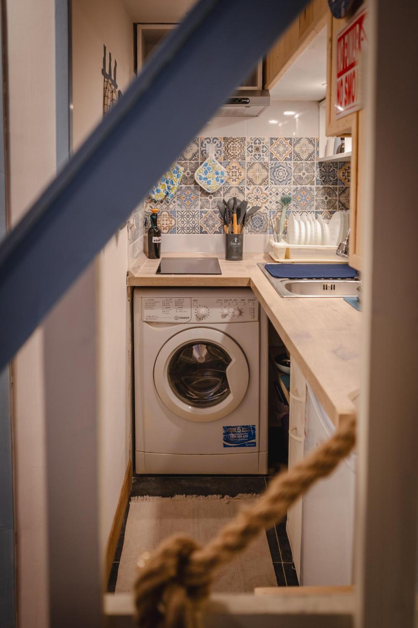 Apartment Tiny House - Boat