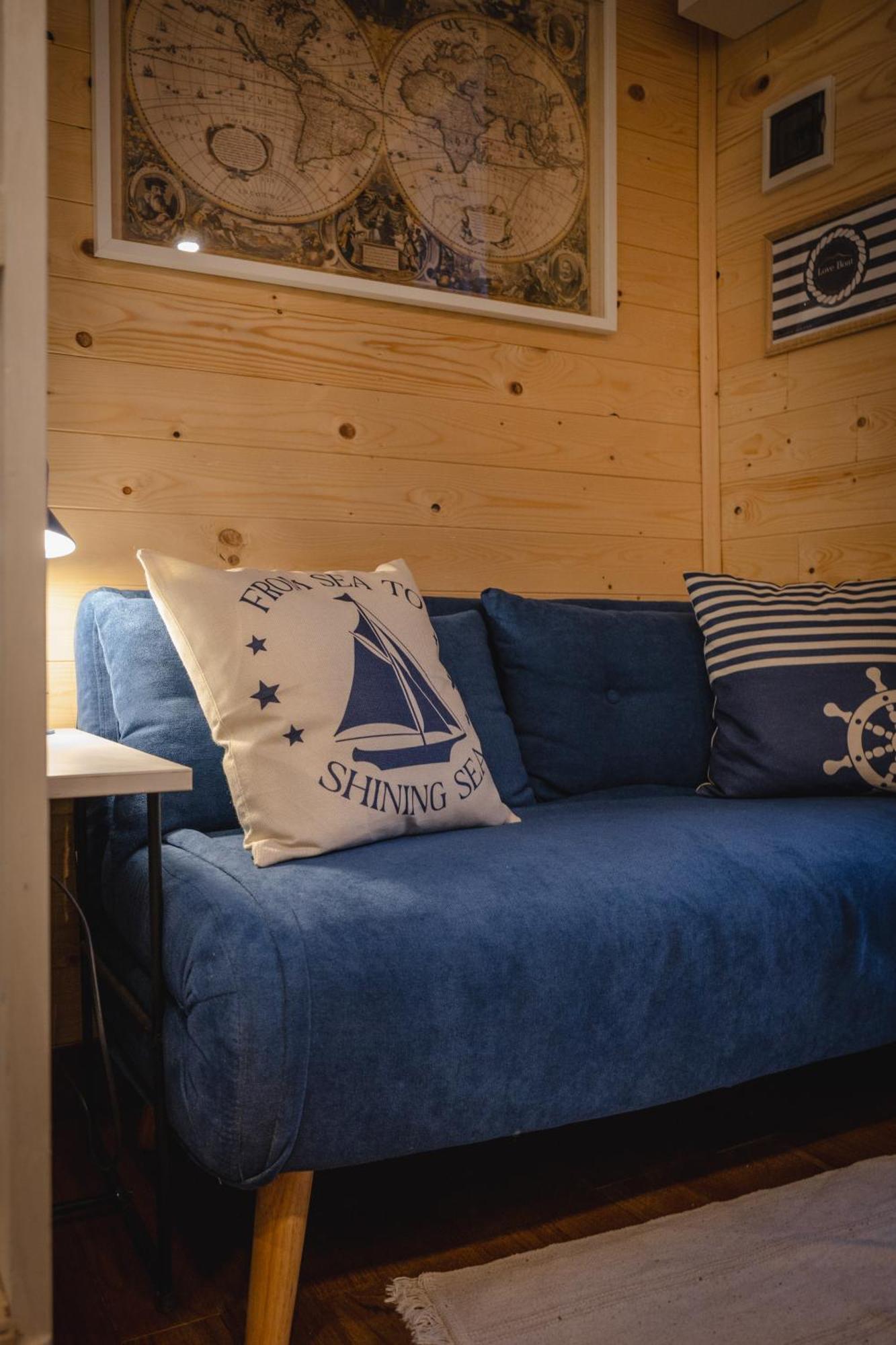 Tiny House - Boat