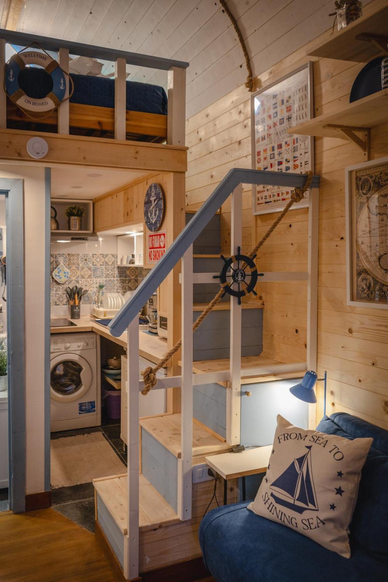 Tiny House - Boat Apartment